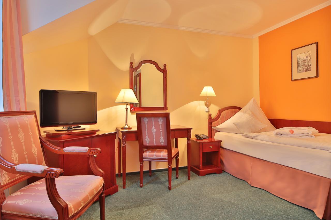 Villa Regent Spa & Wellness 玛丽亚温泉 外观 照片